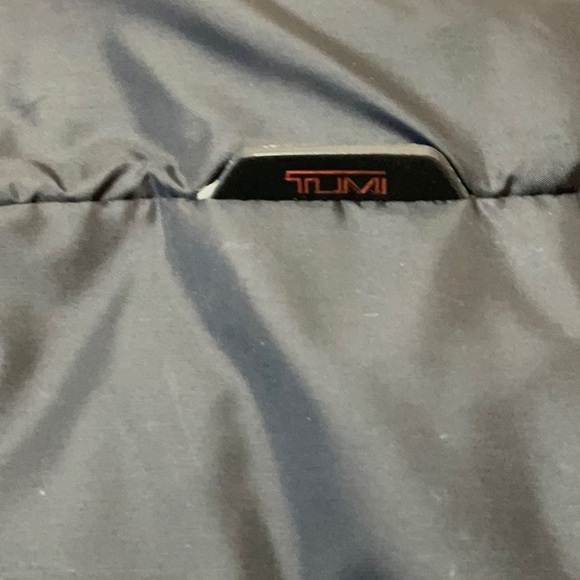 TUMI Black Puffer Jacket Large - Picture 14 of 14